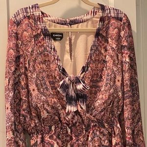 Bebe Romper, new - no tags. Size Medium.